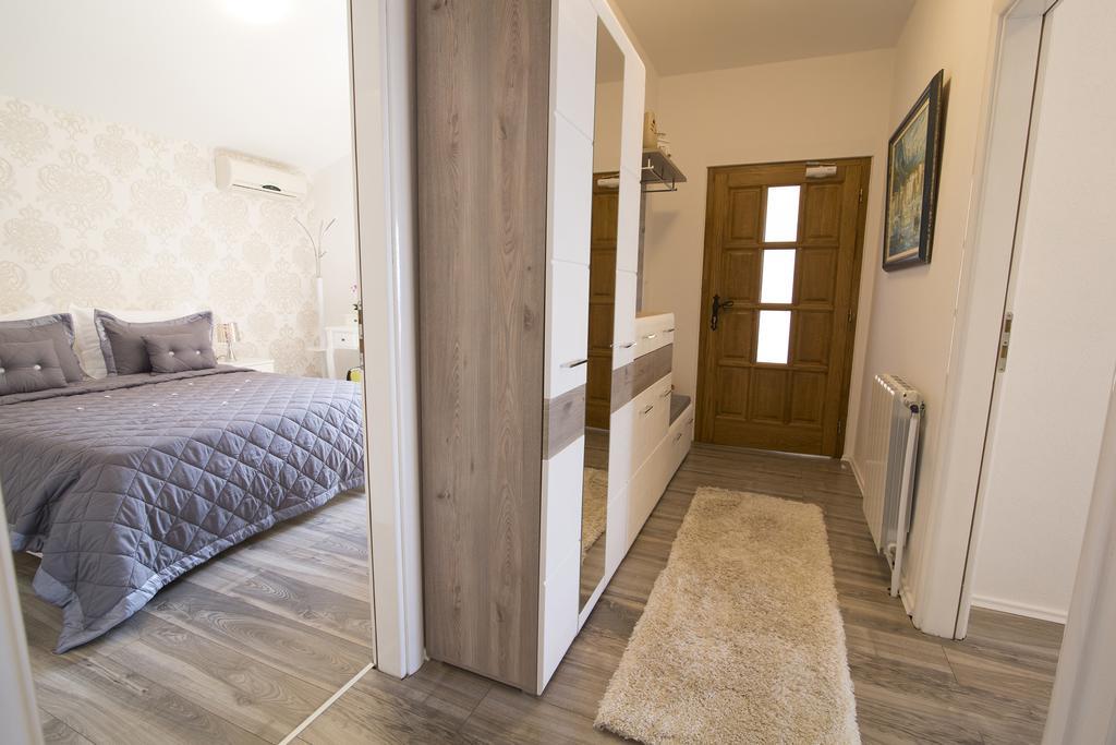 Villa Petra Apartment With Private Pool Makarská Exteriér fotografie