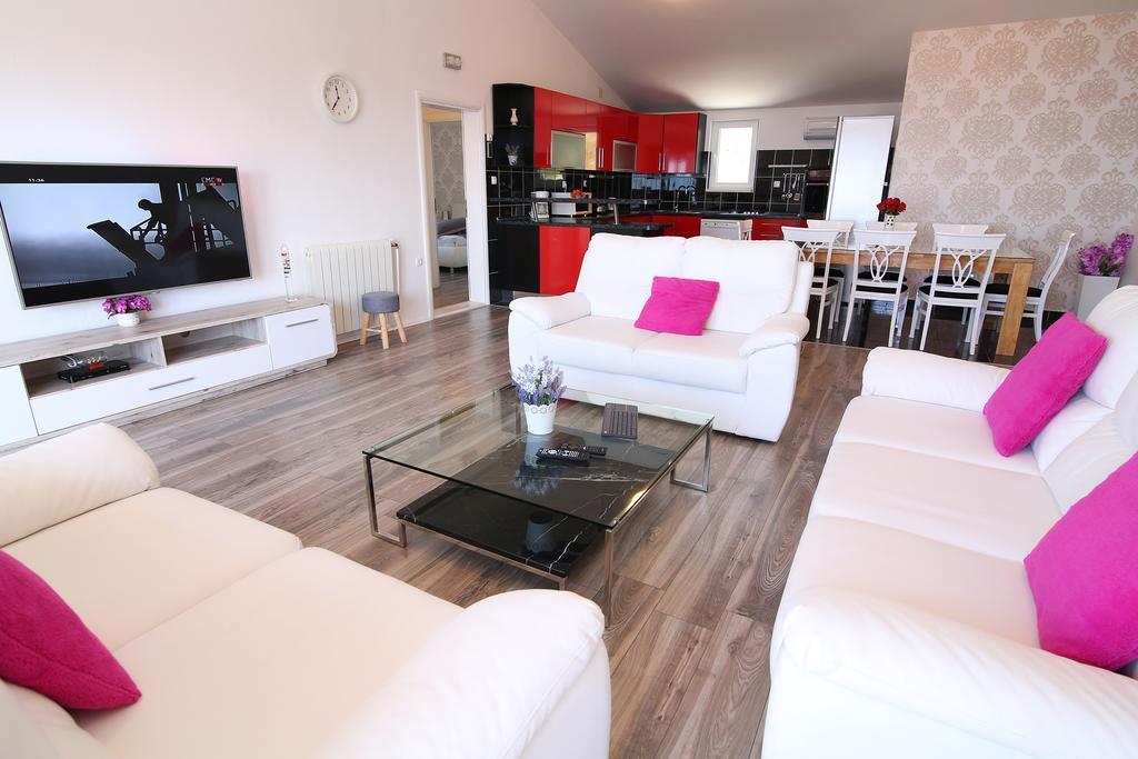 Villa Petra Apartment With Private Pool Makarská Exteriér fotografie